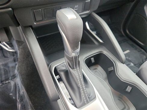 Certified 2024 Nissan Frontier SV image 15