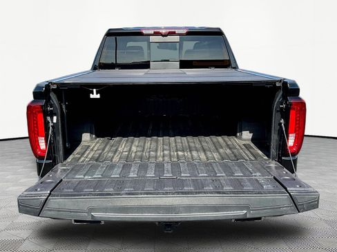 Used 2024 GMC Sierra 1500 AT4 w/ Technology Package AWD/4WD image 7