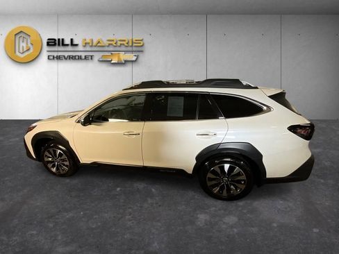 Used 2023 Subaru Outback Touring AWD/4WD image 13