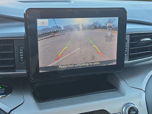 Certified 2021 Ford Explorer XLT w/ Equipment Group 202A image 18