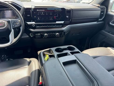 Certified 2025 GMC Sierra 1500 SLT RWD image 15