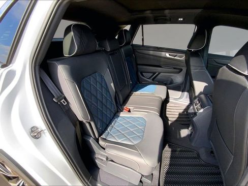 New 2026 Volkswagen Atlas Cross Sport SEL Premium R-Line AWD/4WD image 10