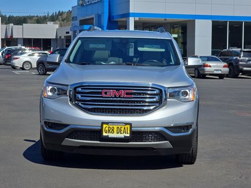 Used 2018 GMC Acadia SLT AWD/4WD image 3