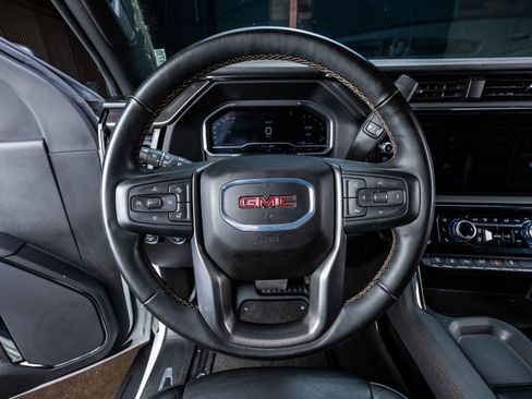 Used 2024 GMC Sierra 2500 AT4 w/ AT4 Preferred Package image 18