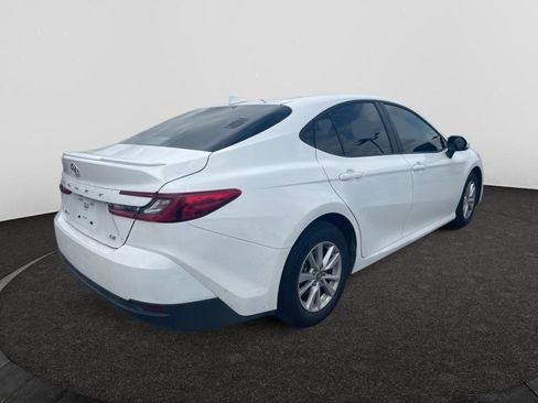 Used 2026 Toyota Camry LE w/ Convenience Package image 4