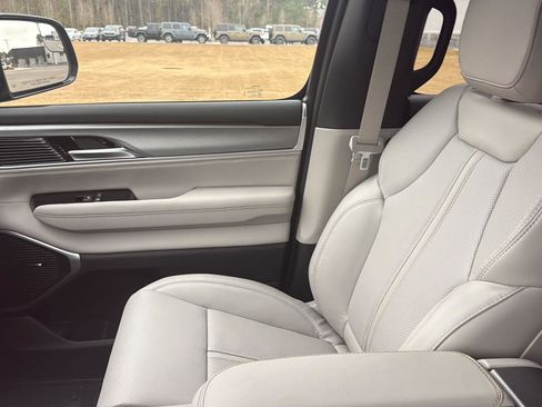 New 2026 Jeep Grand Wagoneer 2WD image 24
