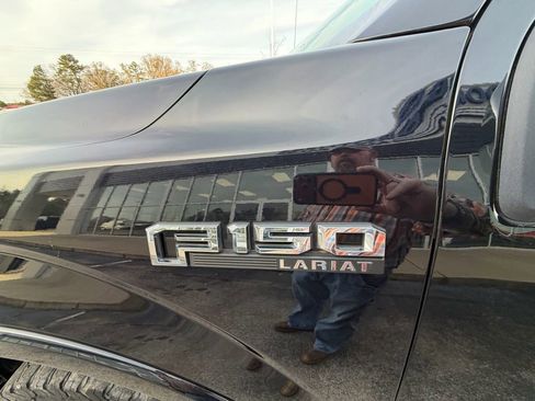 Used 2019 Ford F150 Lariat image 11