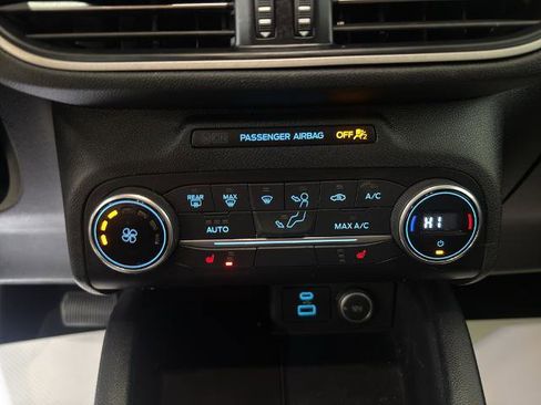 Certified 2020 Ford Escape SE image 5