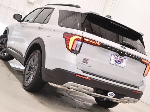 New 2026 Ford Explorer Active w/ Active Comfort Package AWD/4WD image 32