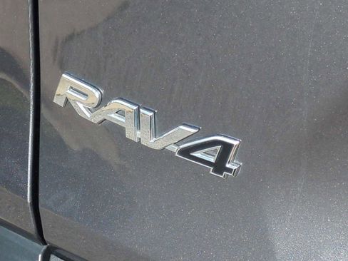 Used 2024 Toyota RAV4 XLE FWD image 31