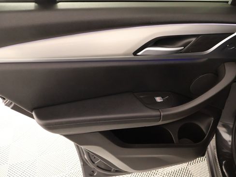 Used 2025 BMW X4 xDrive30i w/ Premium Package image 18