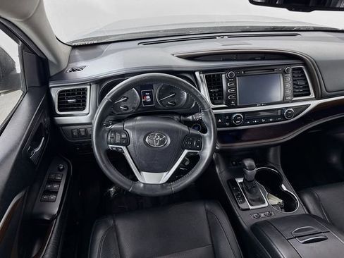 Used 2015 Toyota Highlander Limited image 24