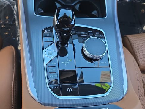 Used 2023 BMW X5 xDrive40i w/ Premium Package image 28