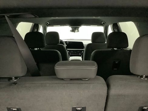 Used 2024 Chevrolet Traverse LT image 20