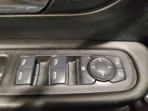 Used 2024 GMC Terrain SLE w/ Driver Convenience Package FWD image 27