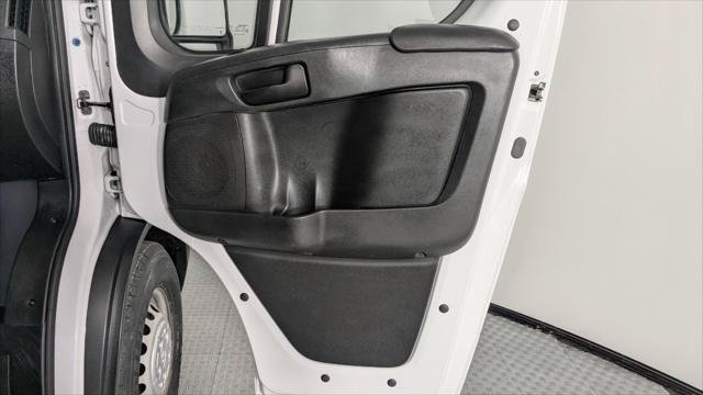 Used 2025 RAM ProMaster 2500 w/ Convenience Group FWD image 14