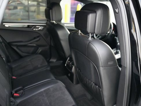 Used 2017 Porsche Macan AWD w/ Driver Memory Package image 56