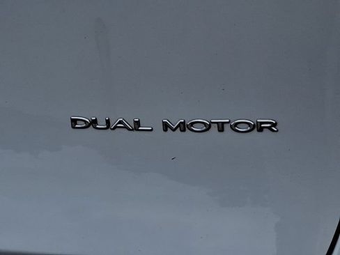 Used 2021 Tesla Model Y Long Range AWD/4WD image 35