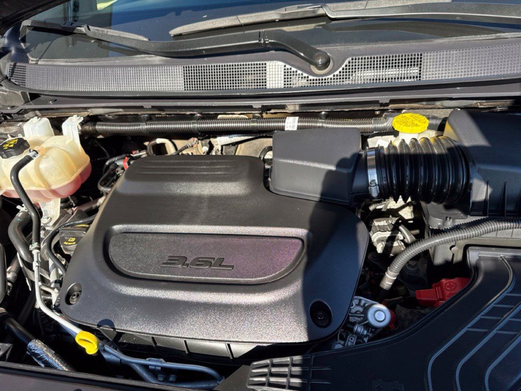 Used 2025 Chrysler Pacifica Select FWD image 31