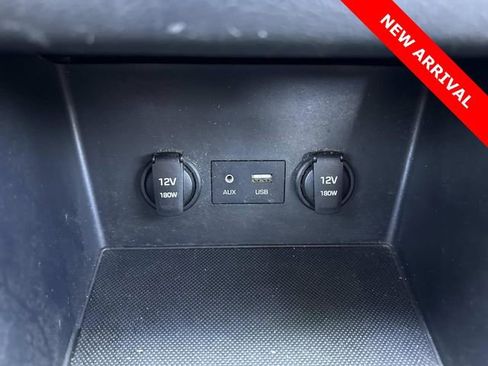 Used 2018 Hyundai Elantra GT image 26