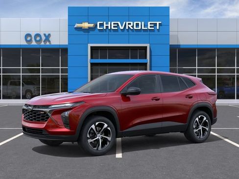 Used 2026 Chevrolet Trax RS w/ Driver Confidence Package FWD image 2
