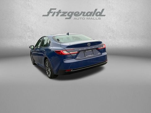 Used 2025 Toyota Camry XLE FWD image 6