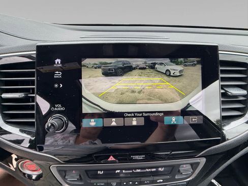 Used 2021 Honda Passport Touring image 16