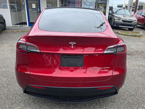 Used 2024 Tesla Model Y Long Range AWD/4WD image 6