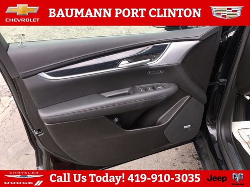 Used 2025 Cadillac XT5 Premium Luxury AWD/4WD image 5