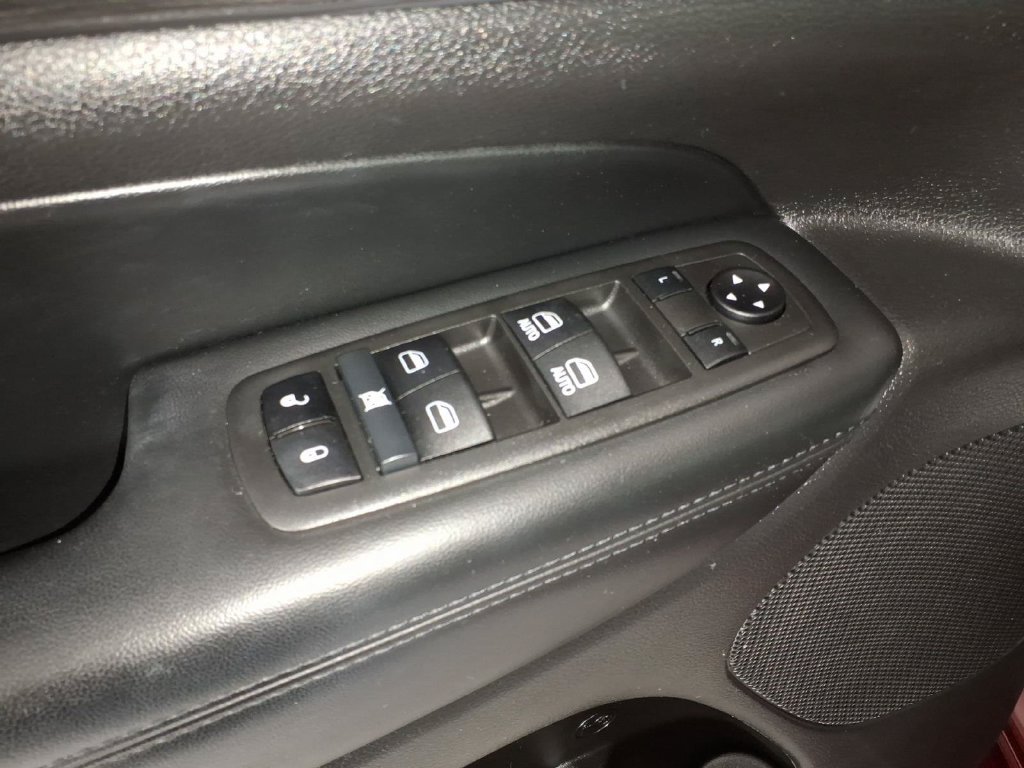 Used 2022 Jeep Grand Cherokee Laredo X AWD/4WD image 15