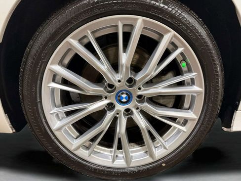 Used 2023 BMW 330e xDrive w/ Driving Assistance Package AWD/4WD image 36