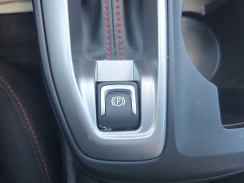 Used 2024 Chevrolet Trax RS w/ Sunroof Package image 19