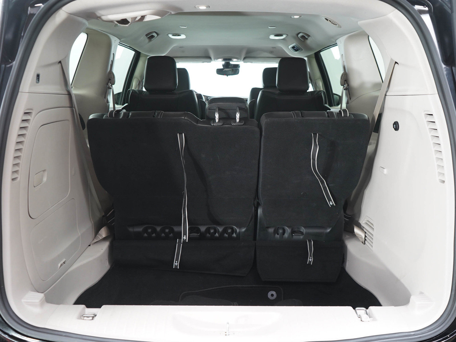 Used 2024 Chrysler Pacifica Limited FWD image 14