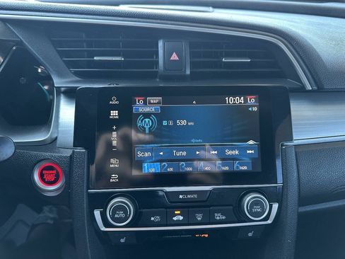 Used 2018 Honda Civic Touring image 10