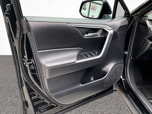 Certified 2025 Toyota RAV4 XLE w/ Convenience Package FWD image 22