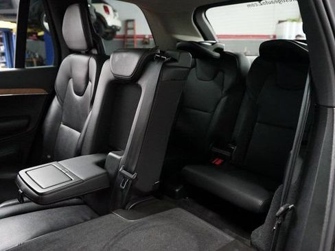 Used 2022 Volvo XC90 T6 Momentum image 16