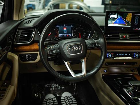 Used 2023 Audi Q5 2.0T Premium w/ Convenience Package AWD/4WD image 16