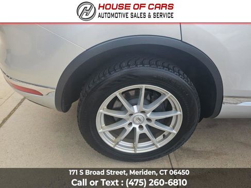 Used 2017 Volkswagen Touareg Executive image 21