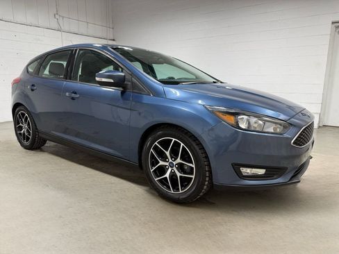 Used 2018 Ford Focus SEL w/ Cold Weather Package FWD image 3