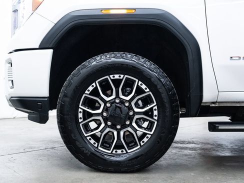 Used 2023 GMC Sierra 3500 Denali w/ Denali Ultimate Package AWD/4WD image 7