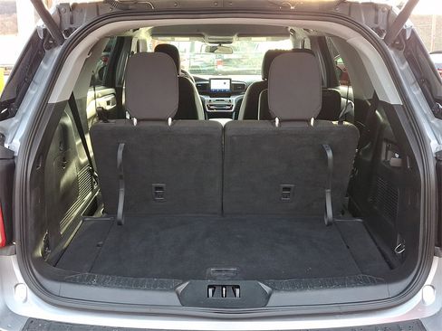 Certified 2022 Ford Explorer XLT w/ Class IV Trailer Tow Package image 29