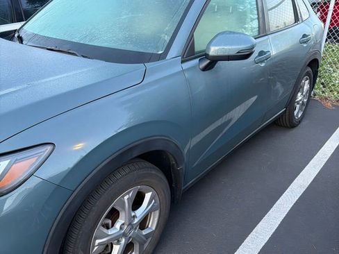 Used 2023 Honda HR-V LX image 2