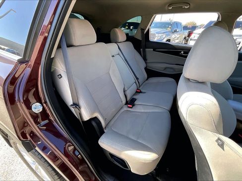 Used 2019 Kia Sorento LX image 20