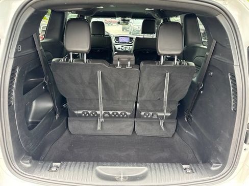 Used 2023 Chrysler Pacifica Touring-L w/ S Appearance Package AWD/4WD image 22