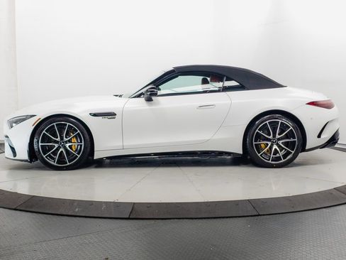 Used 2023 Mercedes-Benz SL 63 AMG 4MATIC w/ Driver Assistance Package image 4