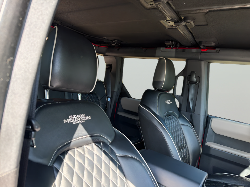 Used 2023 Ford Bronco Wildtrak AWD/4WD image 36