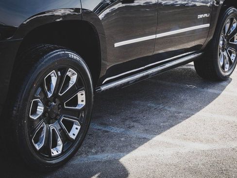 Used 2019 GMC Yukon Denali w/ Denali Ultimate Package image 32