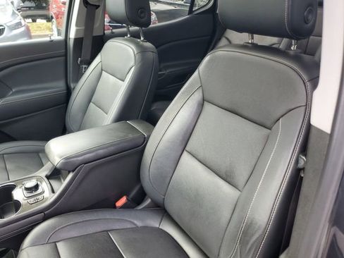 Used 2020 GMC Acadia SLT w/ Driver Alert Package II image 18