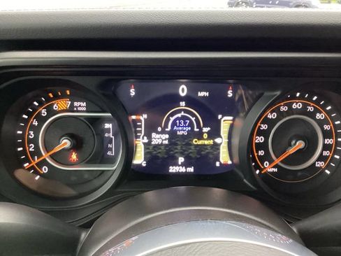 Certified 2025 Jeep Wrangler Unlimited Sahara AWD/4WD image 18