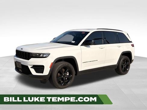 Used 2023 Jeep Grand Cherokee Altitude RWD image 1